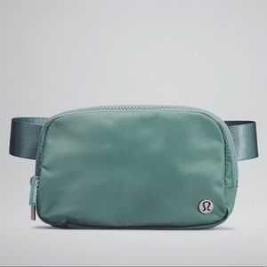 Lululemon Everywhere Belt Bag Tidewater Teal